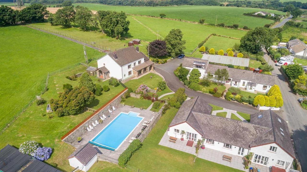 Trenewydd Farm Holiday Cottages Cardigan Extérieur photo