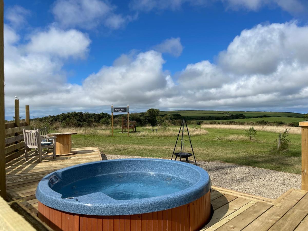 Trenewydd Farm Holiday Cottages Cardigan Extérieur photo