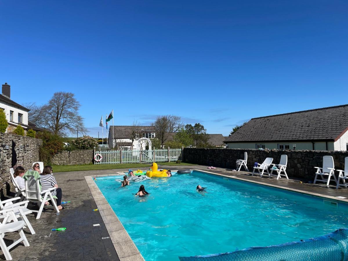 Trenewydd Farm Holiday Cottages Cardigan Extérieur photo